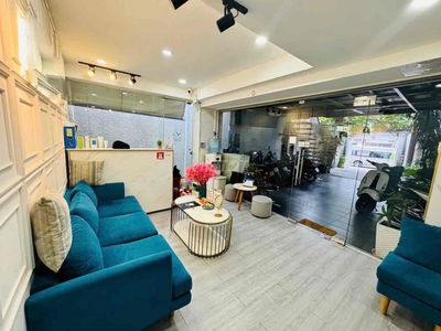 mặt bằng rộng