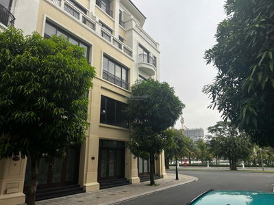 BÁN CẮT LỖ CĂN LIỀN KỀ SAN HÔ 5 DT 65M2 GIÁ 9,8 TỶ SẴN SỔ HỒNG CÔNG CHỨNG NGAY