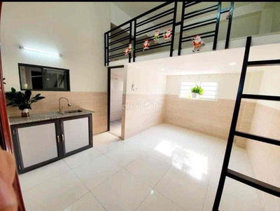 phòng có gác mới sạch sẽ ngay Tân Quy