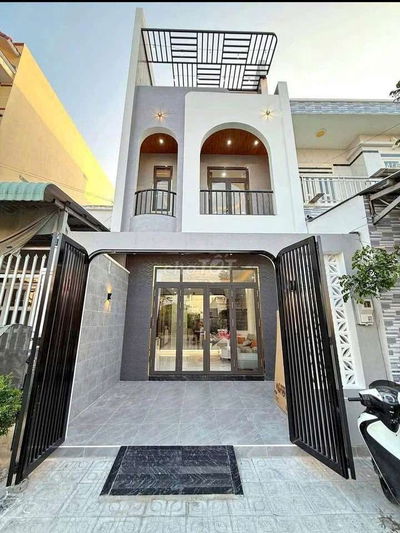 Cần bán gấp căn nhà ngay đường Nguyễn Hữu Trí - SHR - 1,6 TỶ.