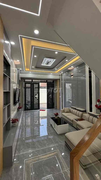 Giá chỉ: 5,3 TỶ – Nhà 3 tầng, đầy đủ tiện nghi, tọa lạc tại Thạnh Lộc