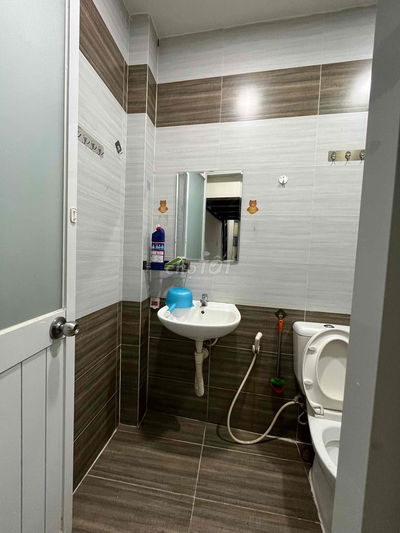 cho thuê căn hộ dịch vụ, có ban công thông thoáng