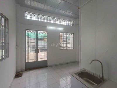 phòng trọ cao cấp có sân thượng full 8 m phòng mới