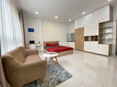 Cho thuê căn hộ dịch vụ cửa sổ lớn máy giặt riêng ngay cư xá đô thành
