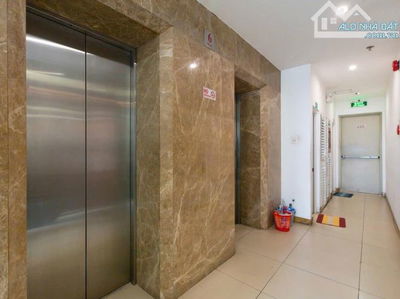 Giảm 25 tỷ Bán Tòa Nhà MT Hoàng Việt - 12x20m 2 Hầm 10 Tầng HĐT 7.2 tỷ giá 140 tỷ.