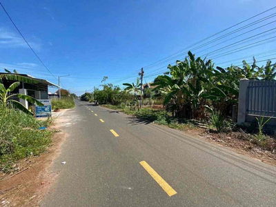 Trung tâm Thị Trấn  Đất Đỏ, Ngang 12m,có 120 thổ cư,đg lớn,khu dân cư