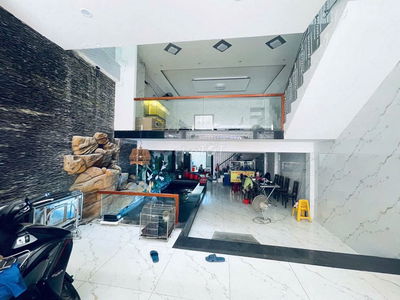Cho thuê mặt bằng kinh doanh Hoàng Diệu 170m2 ngang 6m 4 tầng 6pn