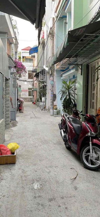 Nhà chính chủ chợ Bình Triệu