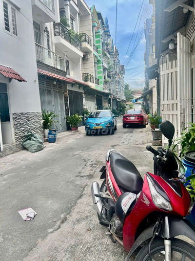 Bán nhà Hiệp Thành, Q12, 4 tầng, HX tải thông, nhà đẹp ở ngay, hơn 5tỷ
