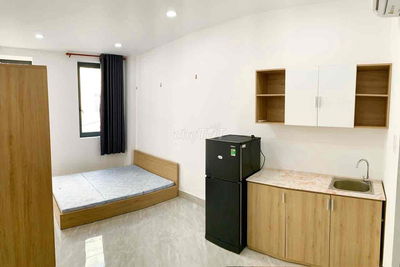 PHÒNG BANCONY FULL TIỆN NGHI NGAY PHAN VĂN TRỊ