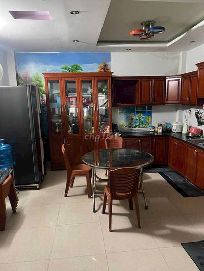 NHÀ QUẬN 6 - 2 LẦU NGAY PHẠM VĂN CHÍ GIÁ CHÌ 2TY390/34M2/SHR