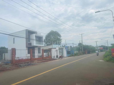 255m2 mặt tiền nhựa kinh doanh tốt, ngay trung tâm phường Xuân Lập