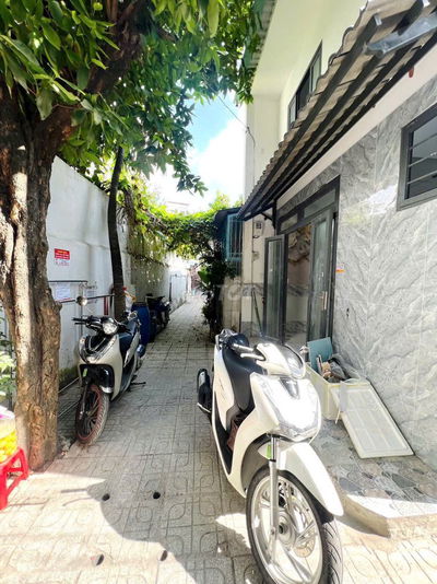 Nhà đg Nguyễn Ảnh Thủ, Hiệp Thành City 1T1L giữ sổ chính giá 1tỷ398 TL