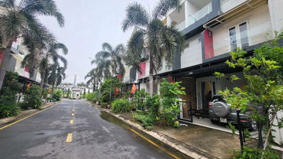 Nhà 1 trệt 2 lầu khu dân cư Valencia giá 11 triệu đầy đủ nội thất