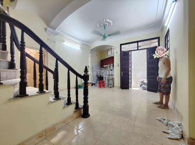 Cho thuê nhà ngõ 285 Đội Cấn, Ba Đình, 38m2, 3 tầng, ở luôn, 9 triệu