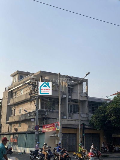Cho Thuê Nhà Góc 2Mặt Tiền Lạc Long Quận P5,Q11_- Diện tích: 10m x 25m