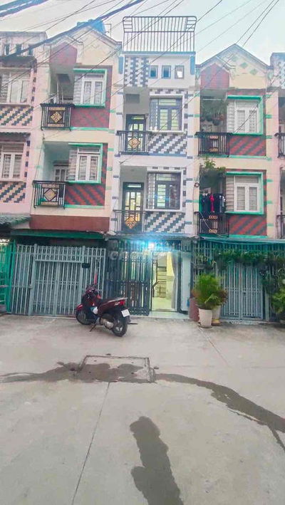 bán nhà 2 lầu đường oto 6m đậu cửa