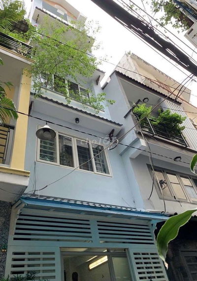 BÁN NHÀ 5 TẦNG-XE HƠI VÀO TẬN CỬA -GIÁP Q1-DÒNG TIỀN 19TR/TH-NHÍCH 5T