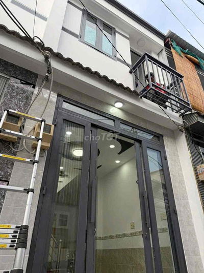 NHÀ MẶT HẺM GẦN CHỢ VÀO Ở LIỀN 1TRỆT 1LẦU