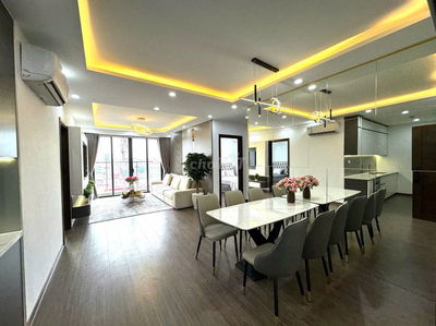 Bán căn hộ 125m 4PN giá 7.2 tỷ tòa Tultaco đường Cầu Giấy.