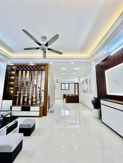 Mới tinh nhà Yên Hòa 7T thang máy, sát phố, trước nhà rộng 3m 42m2*7T.