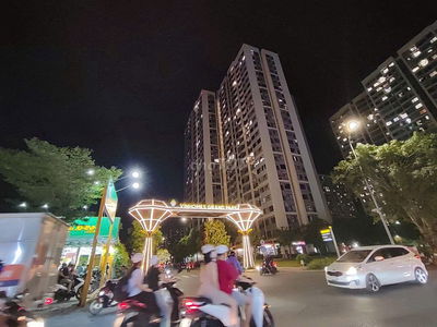 Mặt tiền Nguyễn Xiển - xây full đất 1 hầm 5 tầng - DT 250m2 ngang 8.1m