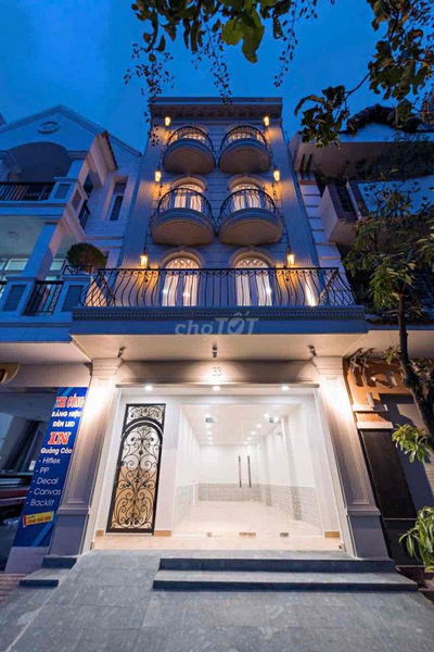 Căn hộ phong cách Châu Âu - Full nội thất - ban công siêu thoáng