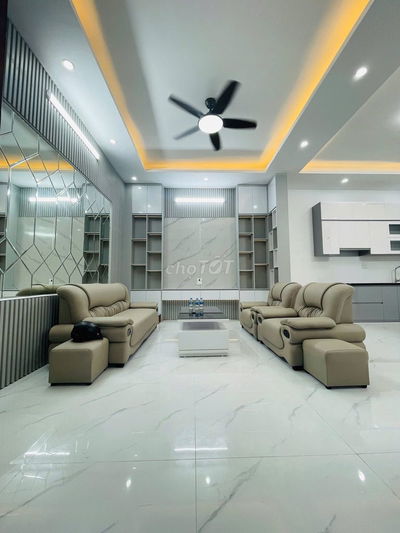 Bán nhà Thái Thịnh ngõ thông, 20m oto đỗ, 2 thoáng, ở ngay, 45m2*5T.