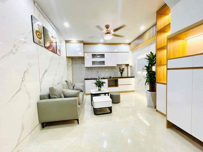 Thật nhanh! Nhà ở Thái Hà, 2 thoáng, ngõ thông, 30m ra ô tô, 38m2.