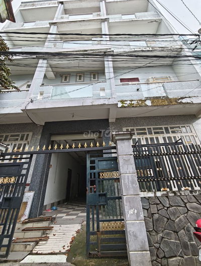 Nhà 1 trệt 3 lầu 16 phòng ngủ 16 wc lộ ô tô gần Đại học Cần Thơ