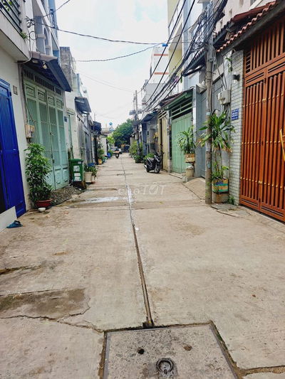 NGÃ 3 LÊ VĂN QUỚI-MÃ LÒ-HXH 6M 1 TRỤC,3 TẤM KIÊN CỐ- GIÁ RẺ CHỈ 4.X T