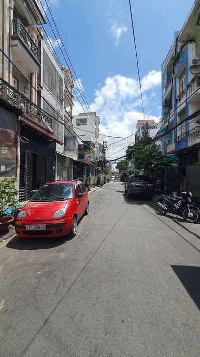 NHỈNH 6 TỶ , NHÀ HXH TÂN HÒA ĐÔNG 70m2, 4 tầng , 5 PN, Sân thượng