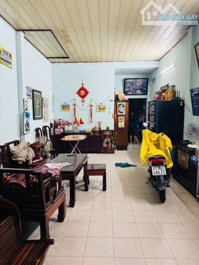 Bán nhà mặt tiền sầm uất 2 tầng  ngang gần 6m-gần 140m2 CN đủ Hiệp Thành Quận 12 hơn 8 tỷ