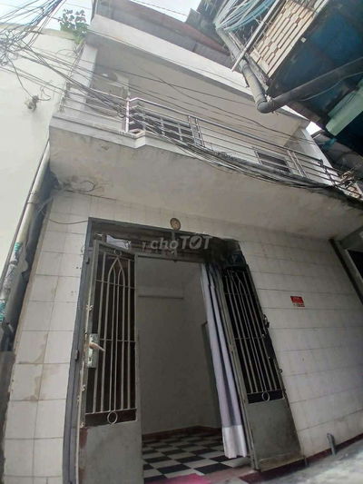 Cho thuê nhà nguyên căn.Đường Nguyễn Thiện Thuật.P. 24.Q. Bình Thạnh.