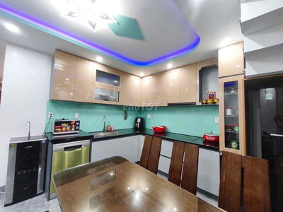 Bán Nhà 3 Tầng Kiên Cố Mới Ở 2 Năm. Đường 7m5 Hoà Xuân.Đà Nẵng