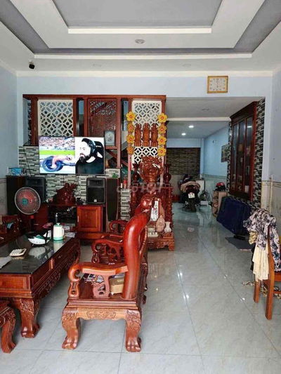 chủ hạ giá bán căn nhà nội thất gỗ xịn xò khu dân cư hiện hữu giá rẻ