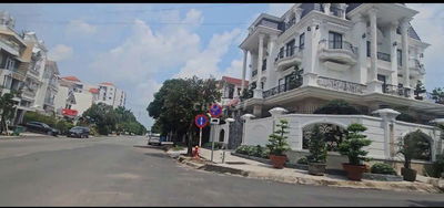 Biệt thự 10m x 20m. Mặt tiền Đường 30m Trục chính KDC Phú Nhuận