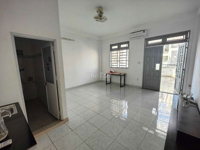 Cần cho thuê nguyên tầng 55m², 496 Dương Quảng Hàm, Q.Gò Vấp