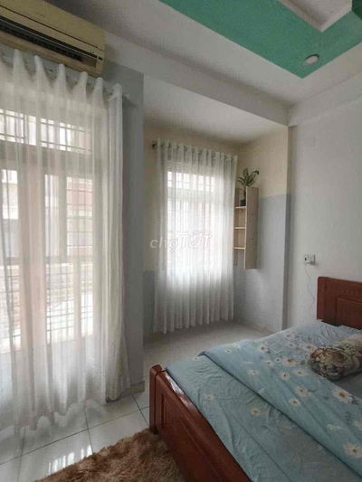 cho thue phong bancol 1180quang trung p8 gò vấp. giá 3.9tr