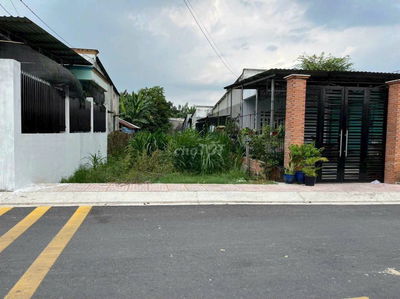 Bán gấp đất 140m2 mặt tiền Suối Lội xã Tân Thông Hội Củ Chi giá 1tỷ8