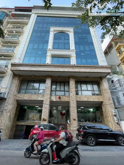 Cho thuê tòa văn phòng mặt phố Hoàng Ngân 9 tầng x 250m2, mặt tiền 15m