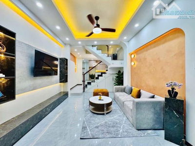 ⭐ Bán nhà sổ hồng riêng đường Nguyễn Văn Quá - Quận 12 / 62,4m² / Giá 2 Tỷ 260