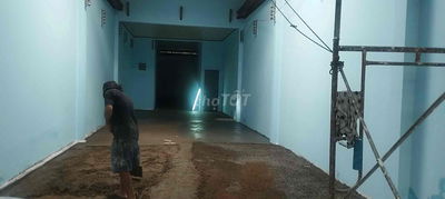 Cho thuê xưởng 200m2 đường xe tải lớn . xưởng mới sạch sẽ