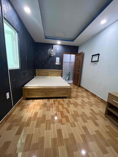 Phòng dịch vụ cho thuê full nội thất khu Tên lửa