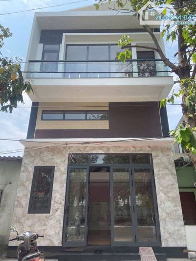 Bán gấp nhà đẹp Nguyễn Thái Bình, Tân Bình ,61m2,  được bán với giá 3 tỉ 5
