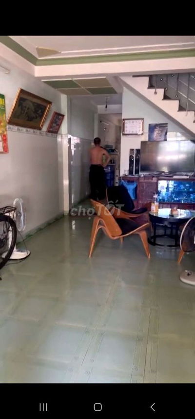 Bán .Nhà đường 5,5m lề 4,5m Nguyễn Thị Ba
Dt 75(5*15)
Hướng đông