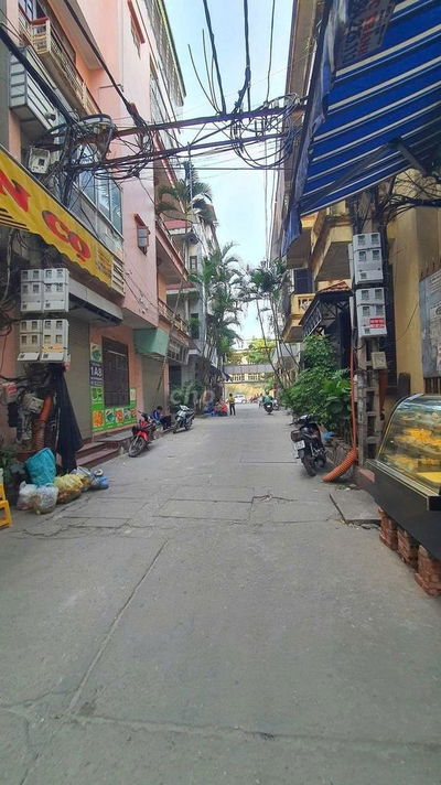 Bán đất phân lô gần Học viện Tài Chính, DT 85m², ô tô, chỉ hơn 13 tỷ.