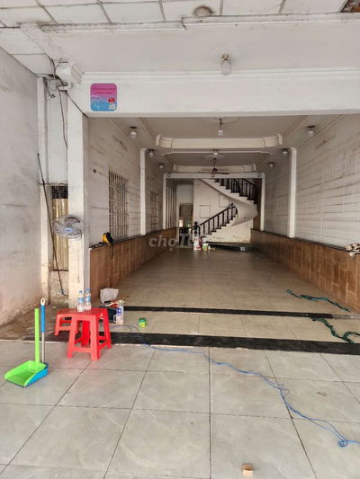 Nhà 2 lầu 5×28m trệt trống suốt, lầu 1 có 3 phòng lớn, lầu 2 trống