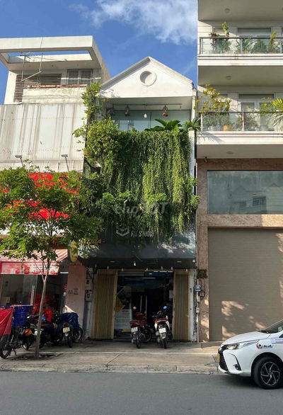 Nhà mặt tiền đường kinh doanh tự do