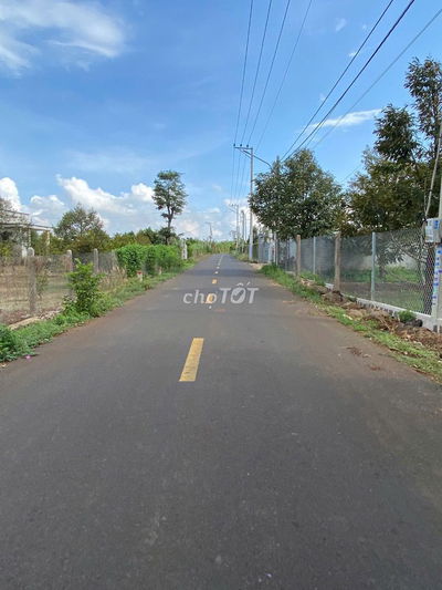 1000m2 Thị Trấn Đất Đỏ đã xây rào cổng có 60m thổ cư giá 3 tỷ 100